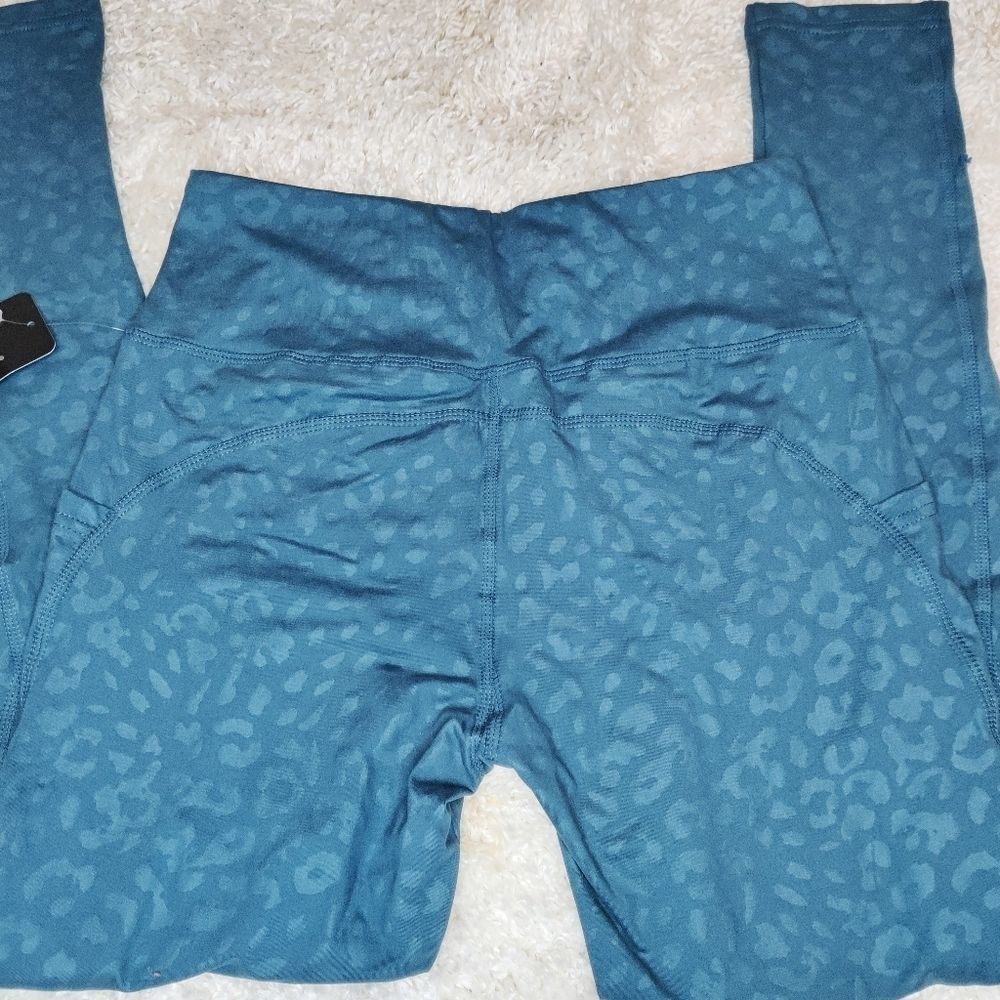 High Waisted Leopard Print Teal Athletic Leggings NWT - Picture 10 of 10